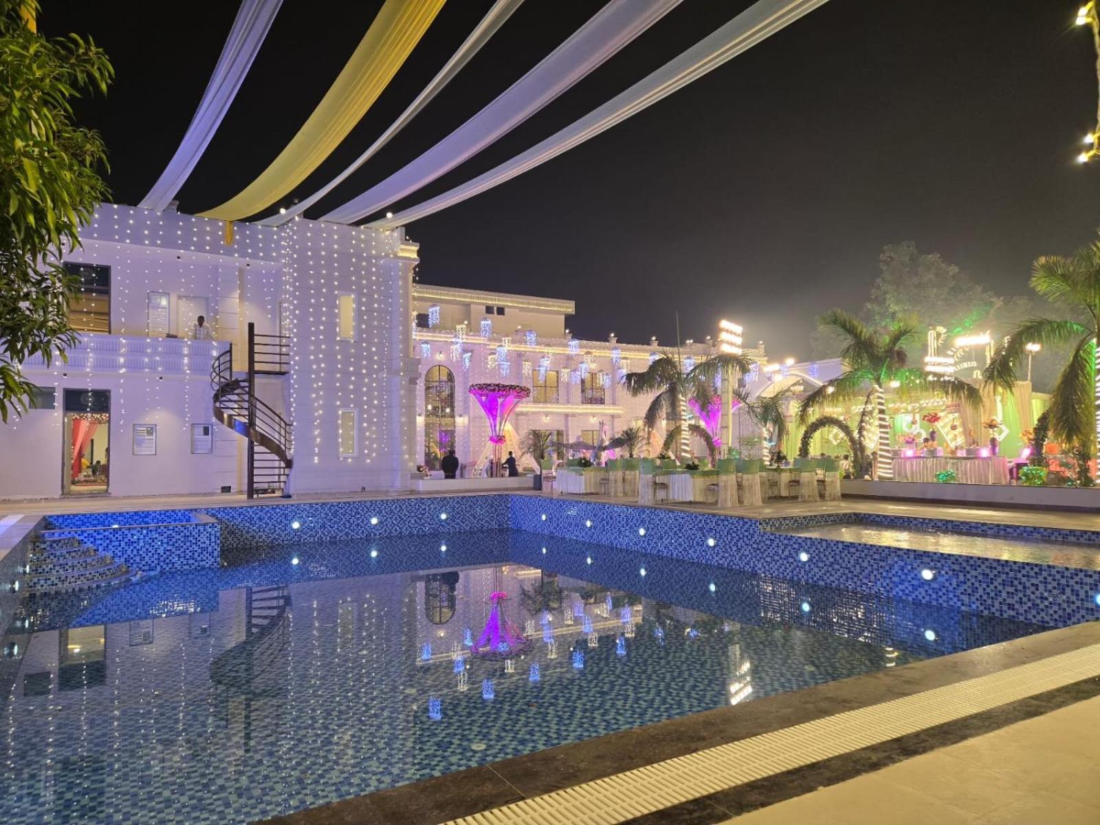 Divine Banaras By 4*