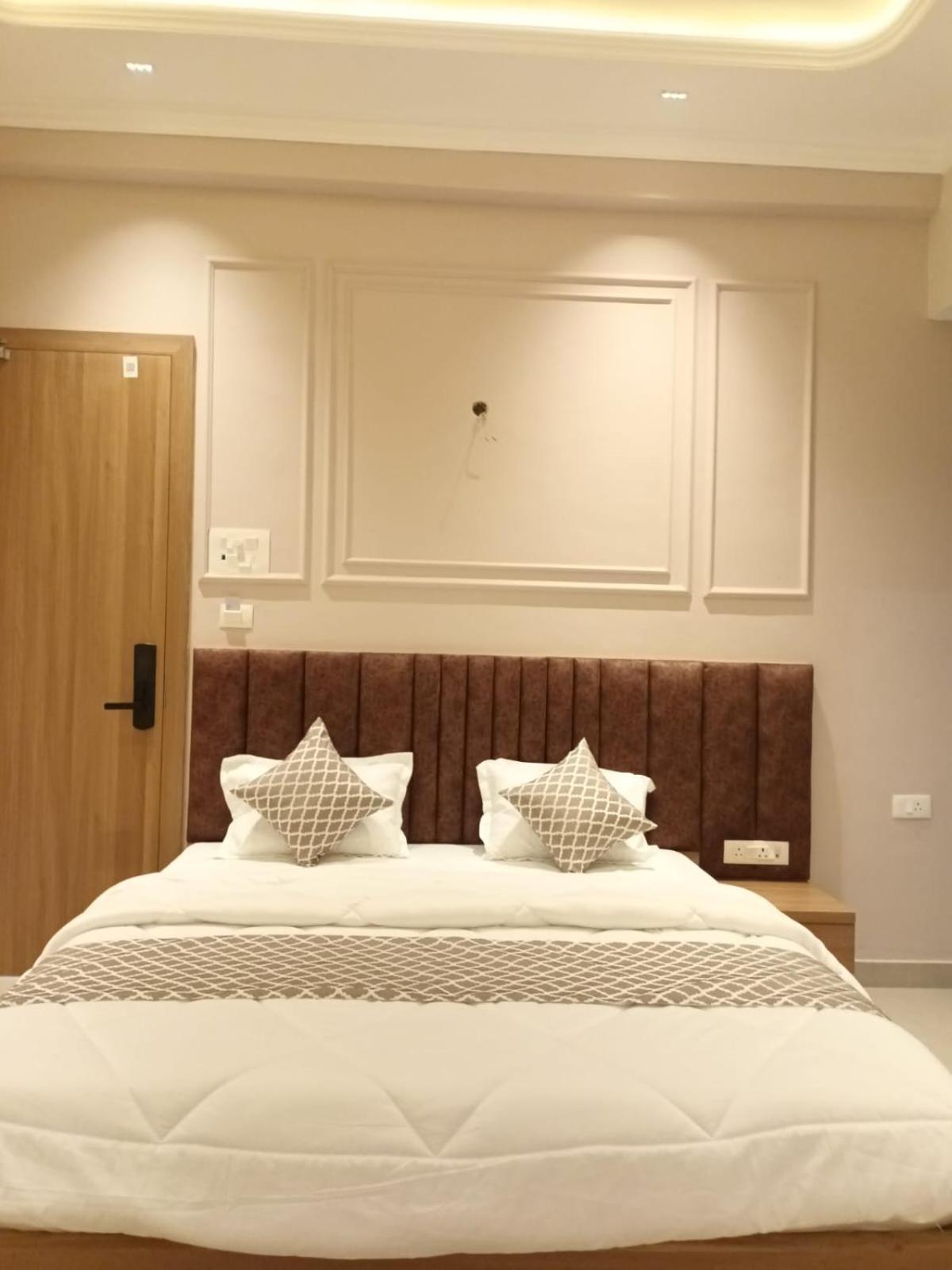 Hotel Divine Banaras By