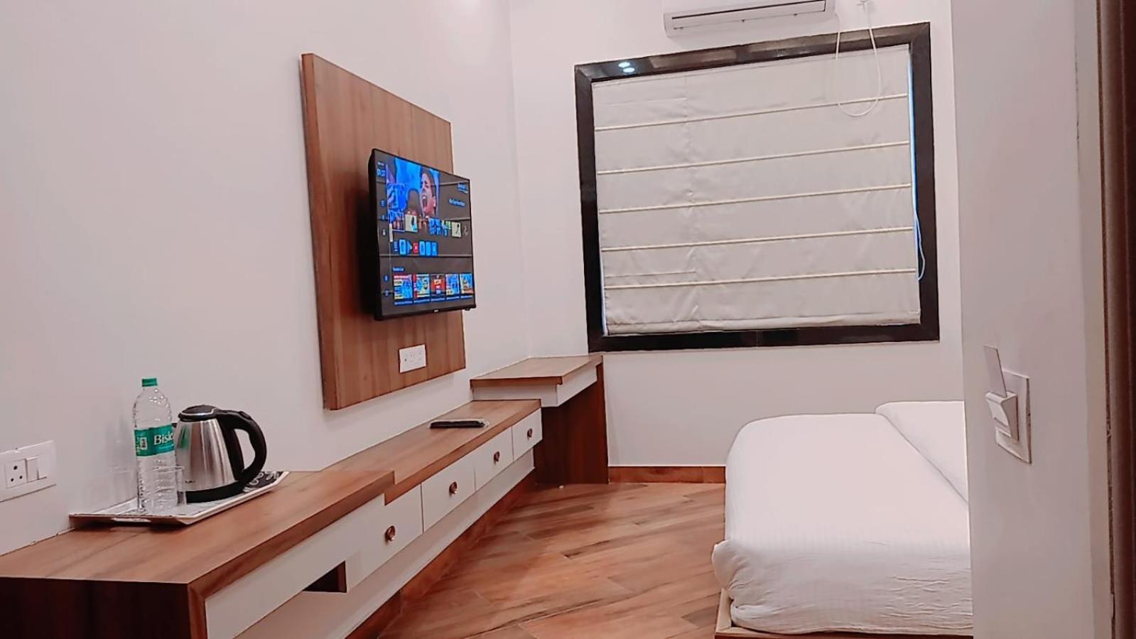 Divine Banaras By 4*