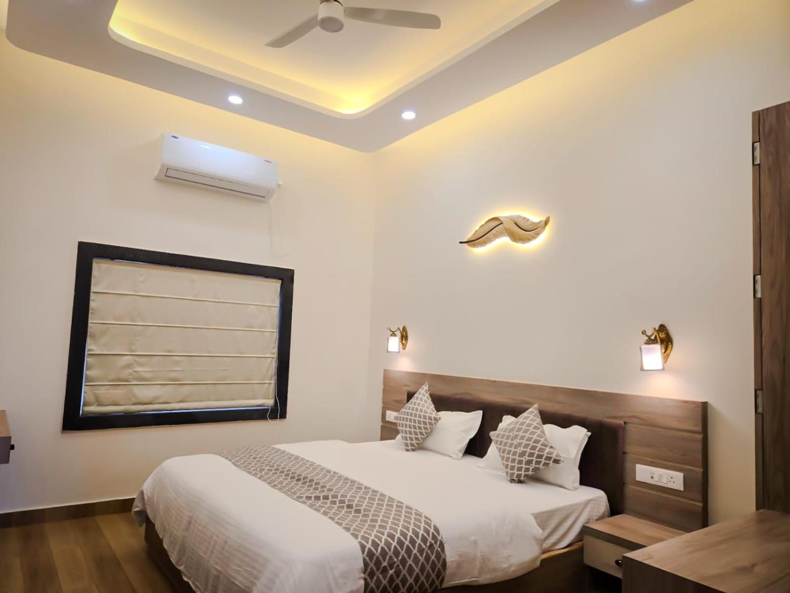 Divine Banaras By 4*